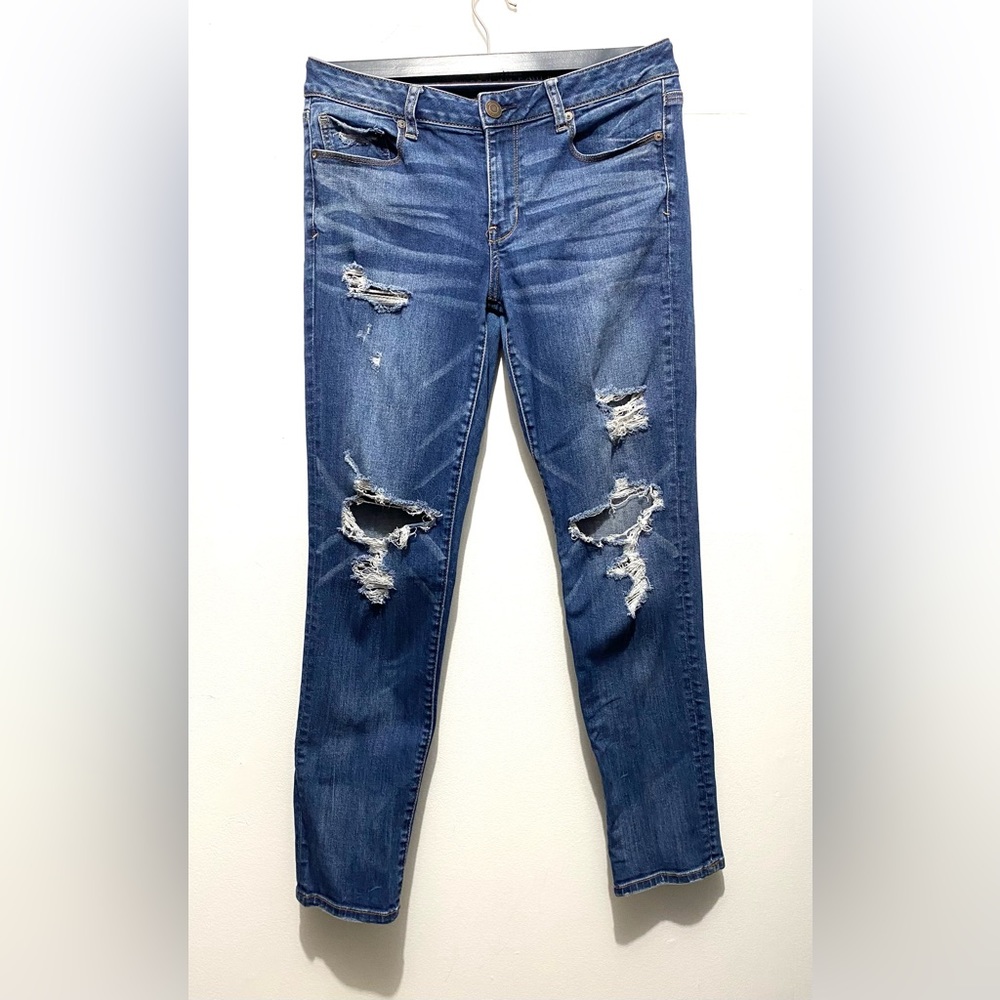 Size 10 AMERICAN EAGLE Medium Wash Distressed Skinny Jeans